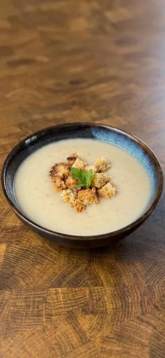 A recipe for velvety low-calorie cauliflower soup