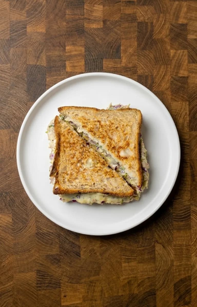 A recipe for low-calorie and protein-packed seared tuna